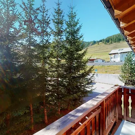 Chesa Seraina Abitaziun Seraina 7 - Chamois アパート Madulain